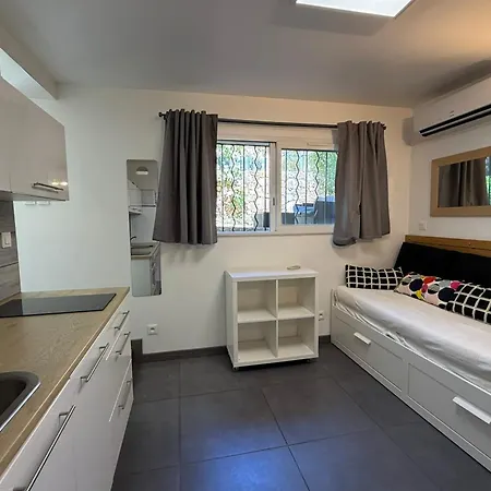 Moderne Climatise Avec Grande Terrasse - *