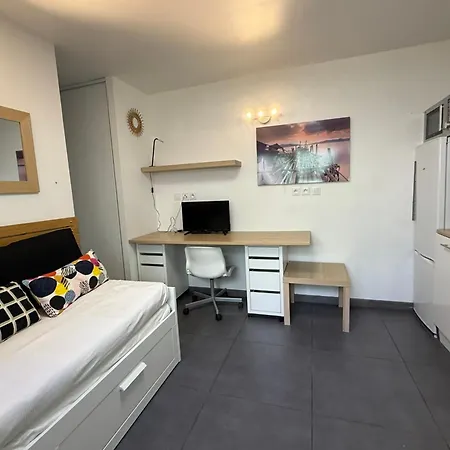 Appartement Moderne Climatise Avec Grande Terrasse - La Garde (Var)