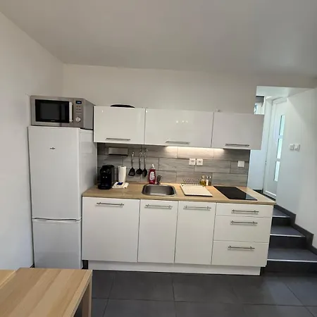 Appartement Moderne Climatise Avec Grande Terrasse -